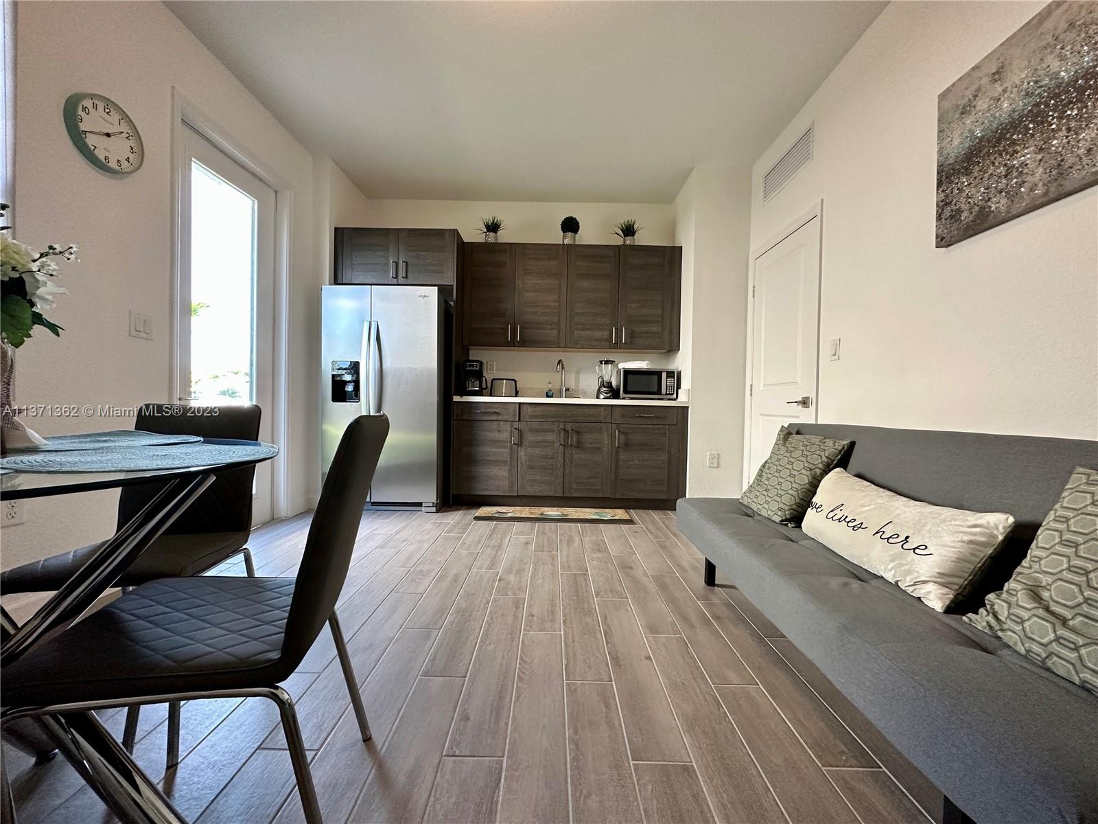 FOR RENT! BEAUTIFUL NEW 1 BEDROOM 1 BATHROOM APARTMENT ATTACHED TO A MAIN HOUSE WITH AN AMAZING LAYOUT! JUST MINUTES AWAY FROM FLORIDA TURNPIKE. NO HOA, READY FOR IMMEDIATE OCCUPANCY!
PROPERTY TYPE NOT APPROVED FOR SECTION 8.