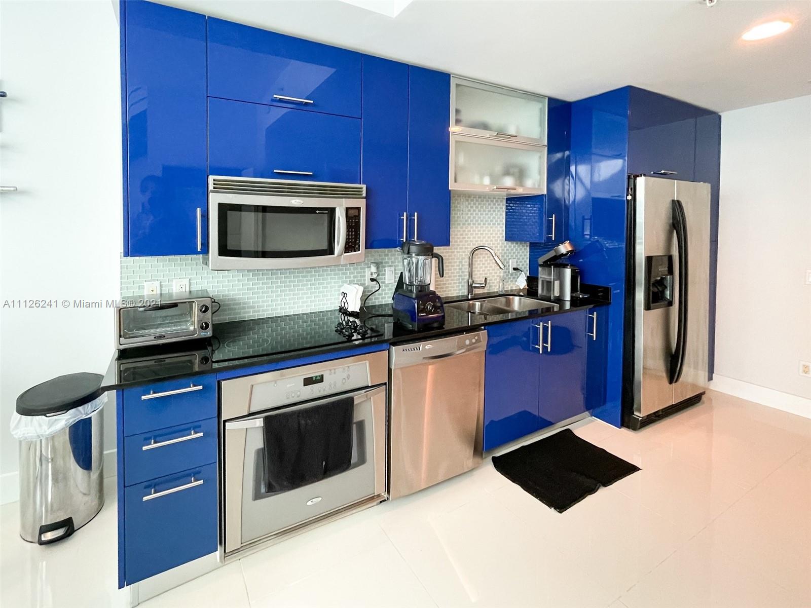 INFINITY AT BRICKELL - Residential