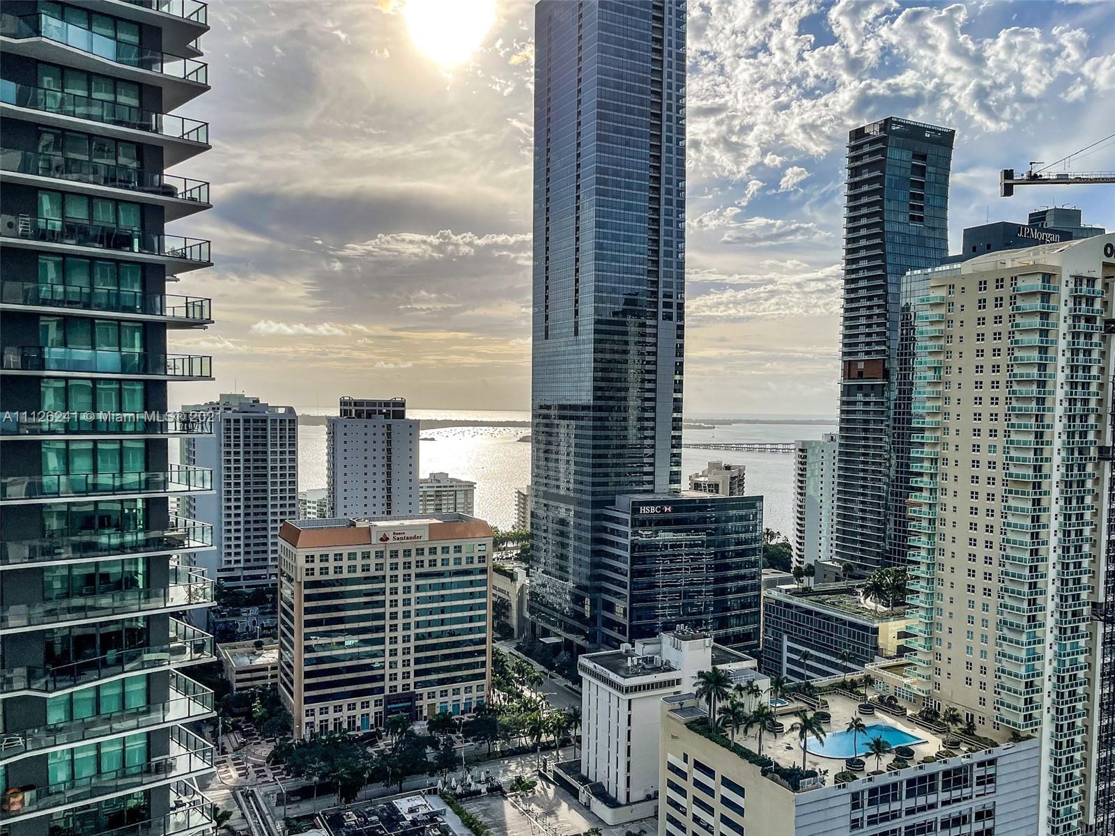 INFINITY AT BRICKELL - Residential
