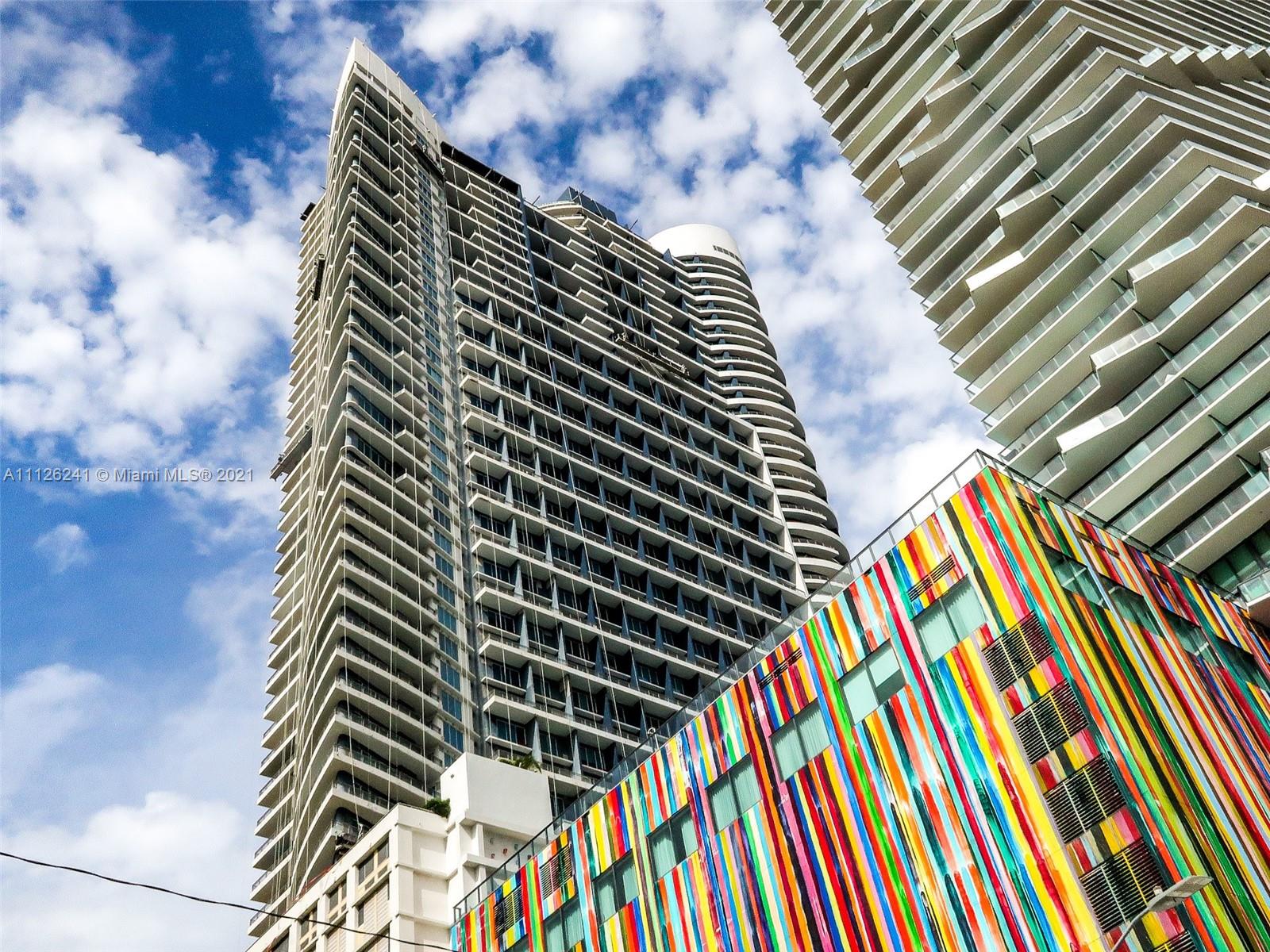 INFINITY AT BRICKELL - Residential