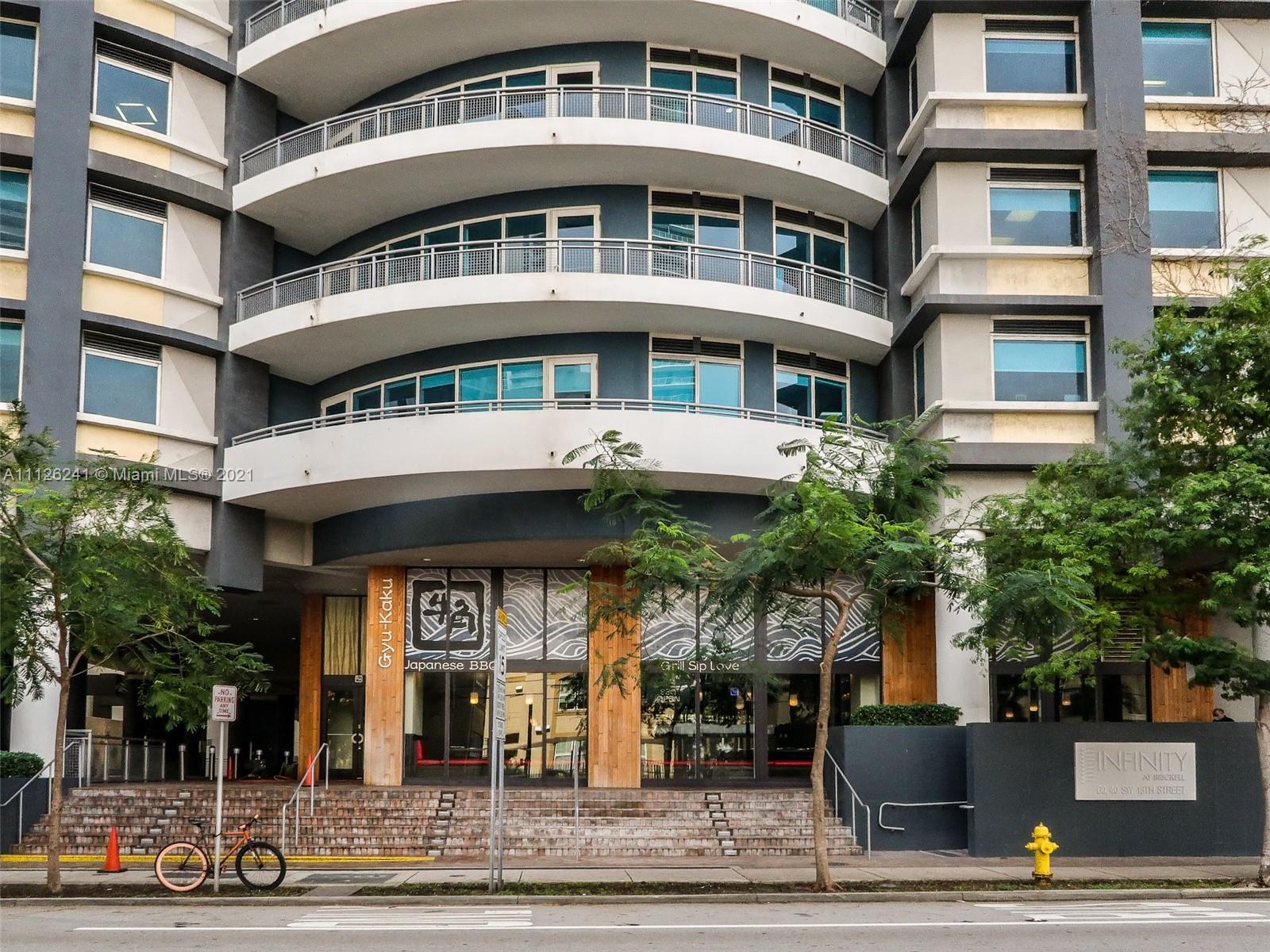 INFINITY AT BRICKELL - Residential