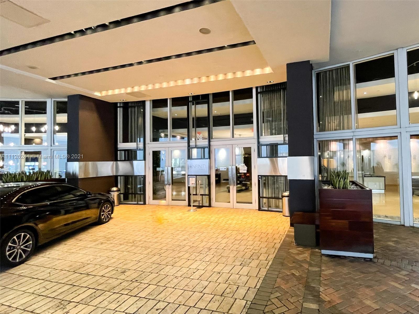 INFINITY AT BRICKELL - Residential