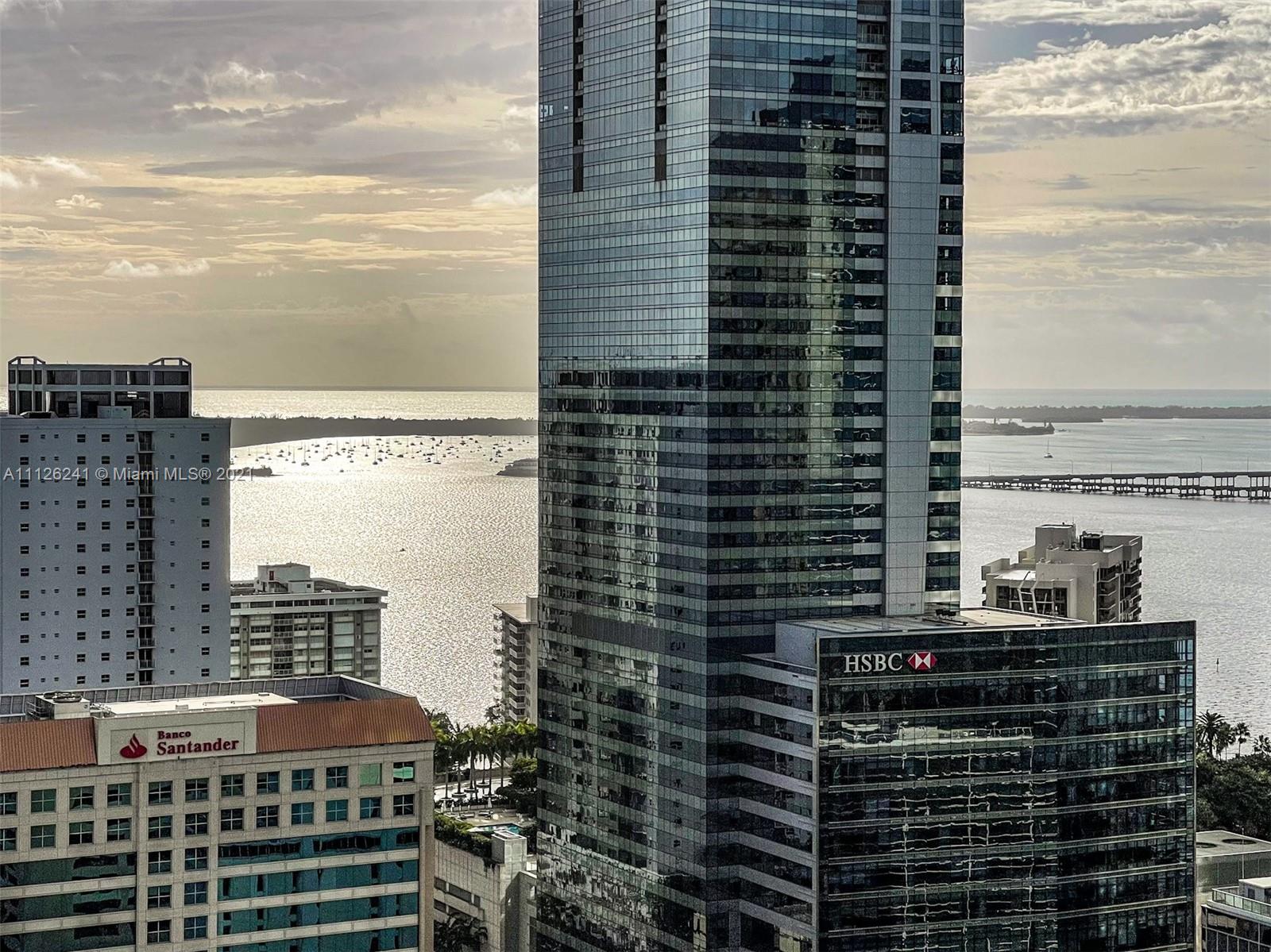 INFINITY AT BRICKELL - Residential