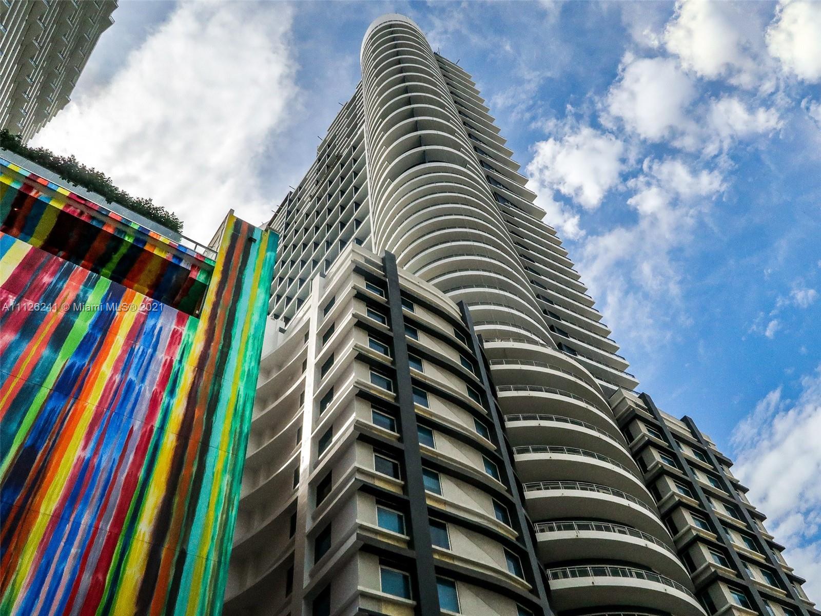 INFINITY AT BRICKELL - Residential