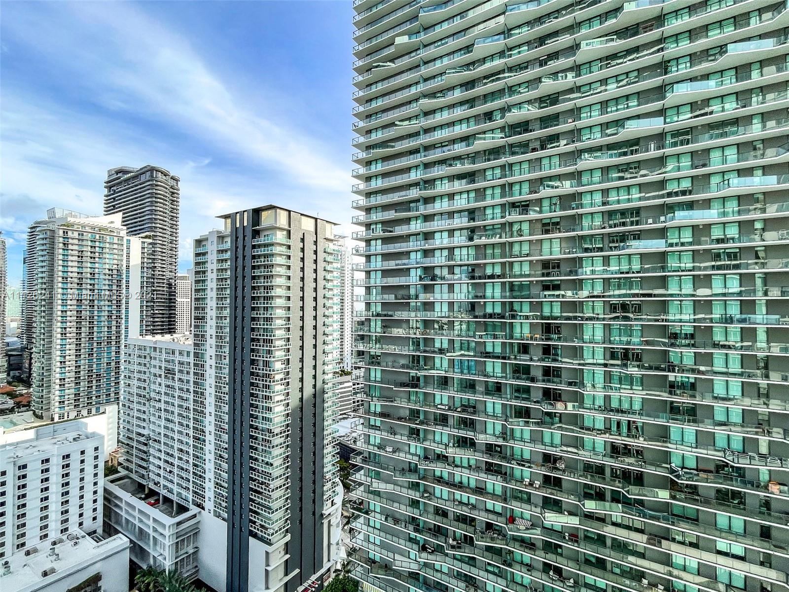 INFINITY AT BRICKELL - Residential