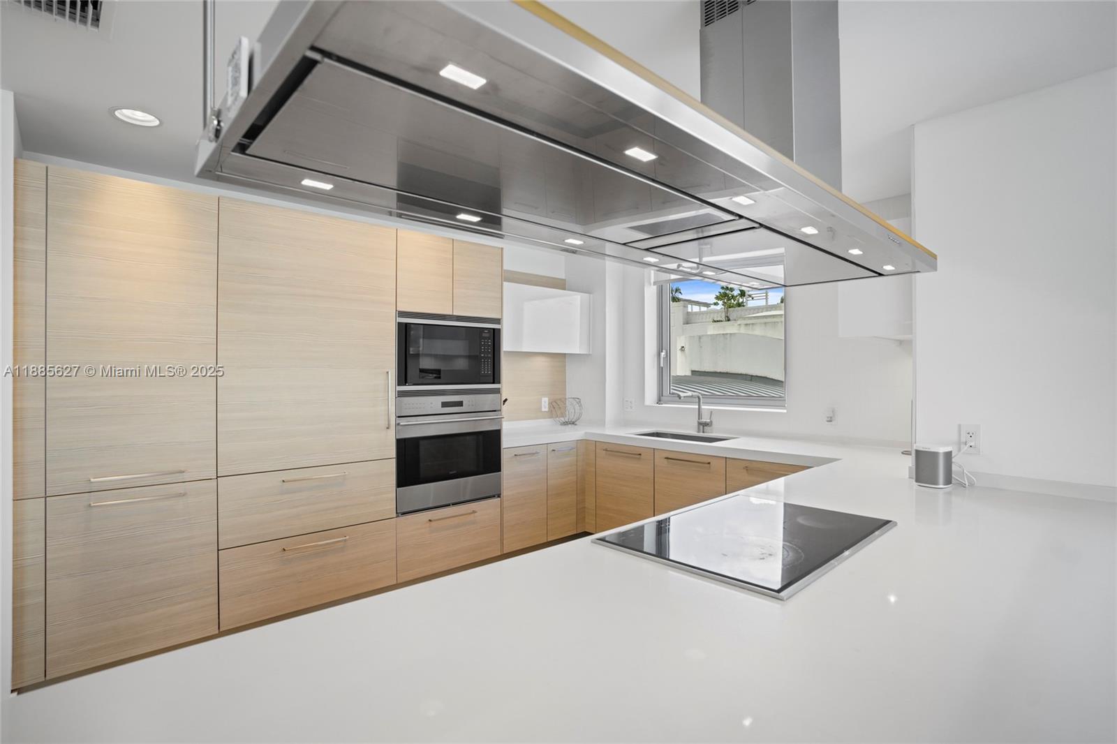 MARINA PALMS RESIDENCES S - Residential