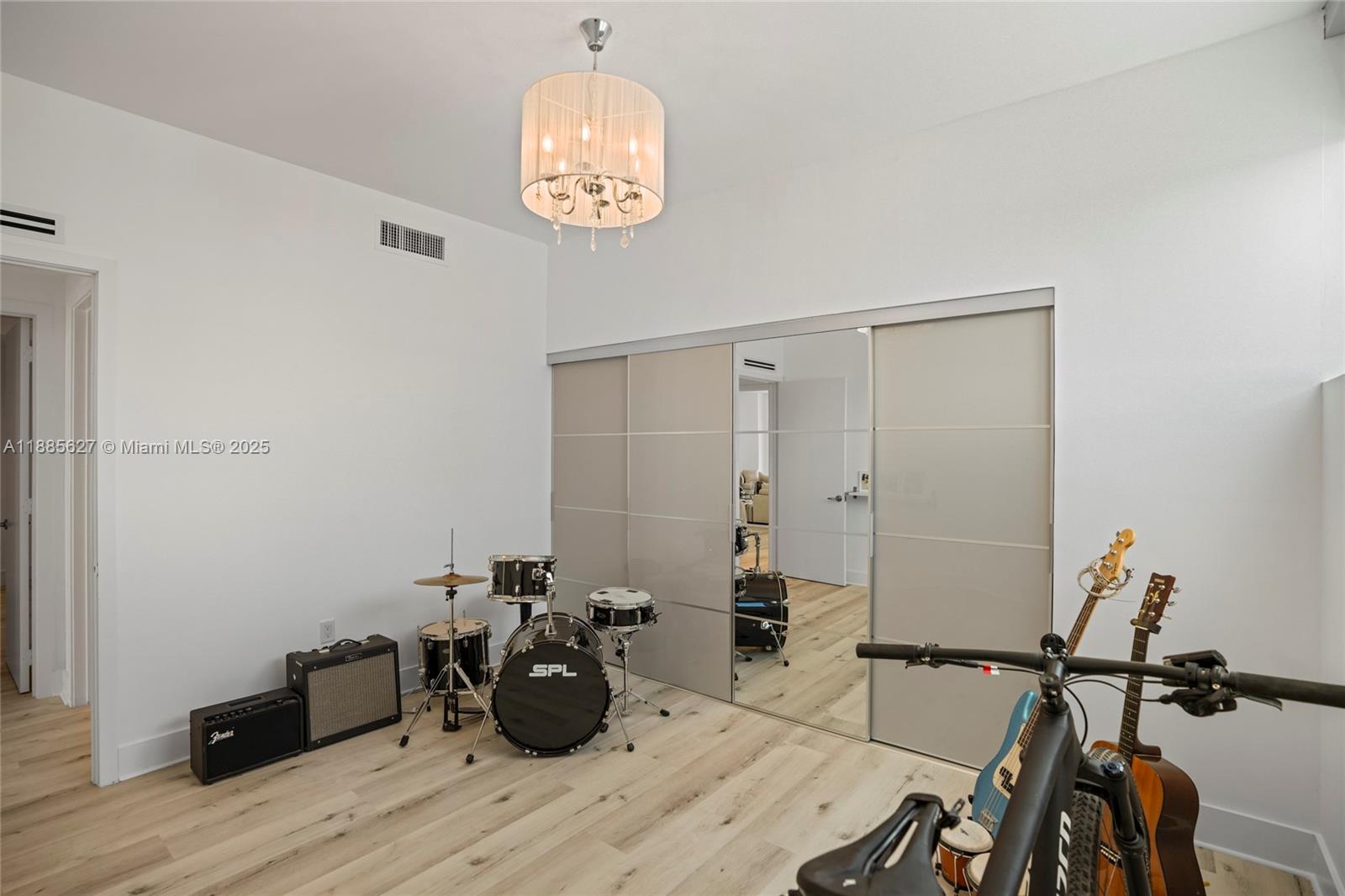 MARINA PALMS RESIDENCES S - Residential