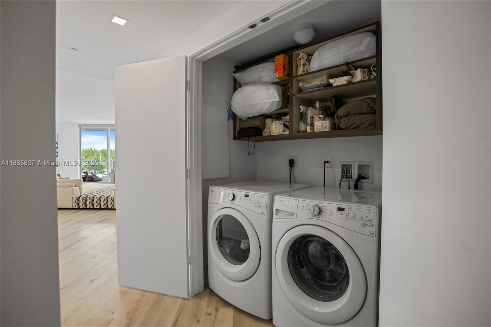 MARINA PALMS RESIDENCES S - Residential