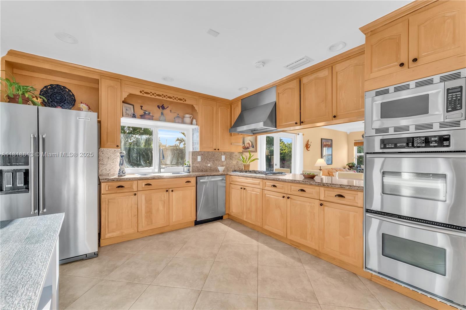 COUNTRY SQUIRE MANOR SEC - Residential Lease