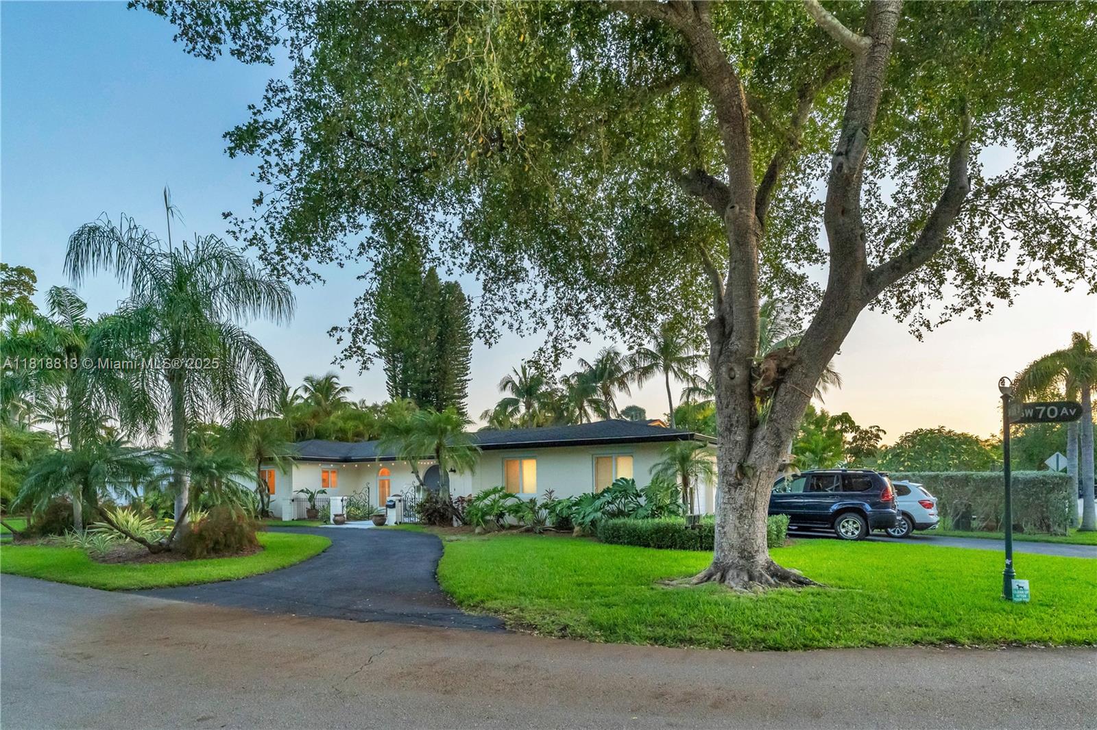 COUNTRY SQUIRE MANOR SEC - Residential Lease