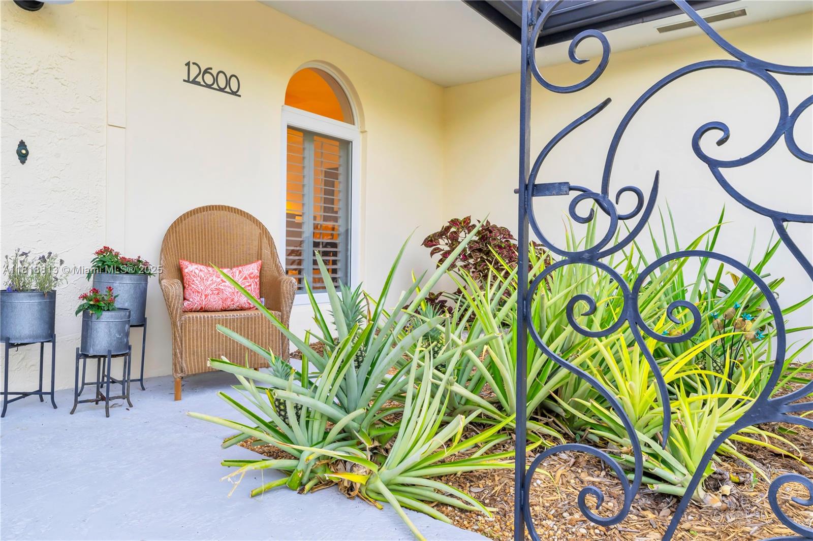 COUNTRY SQUIRE MANOR SEC - Residential Lease