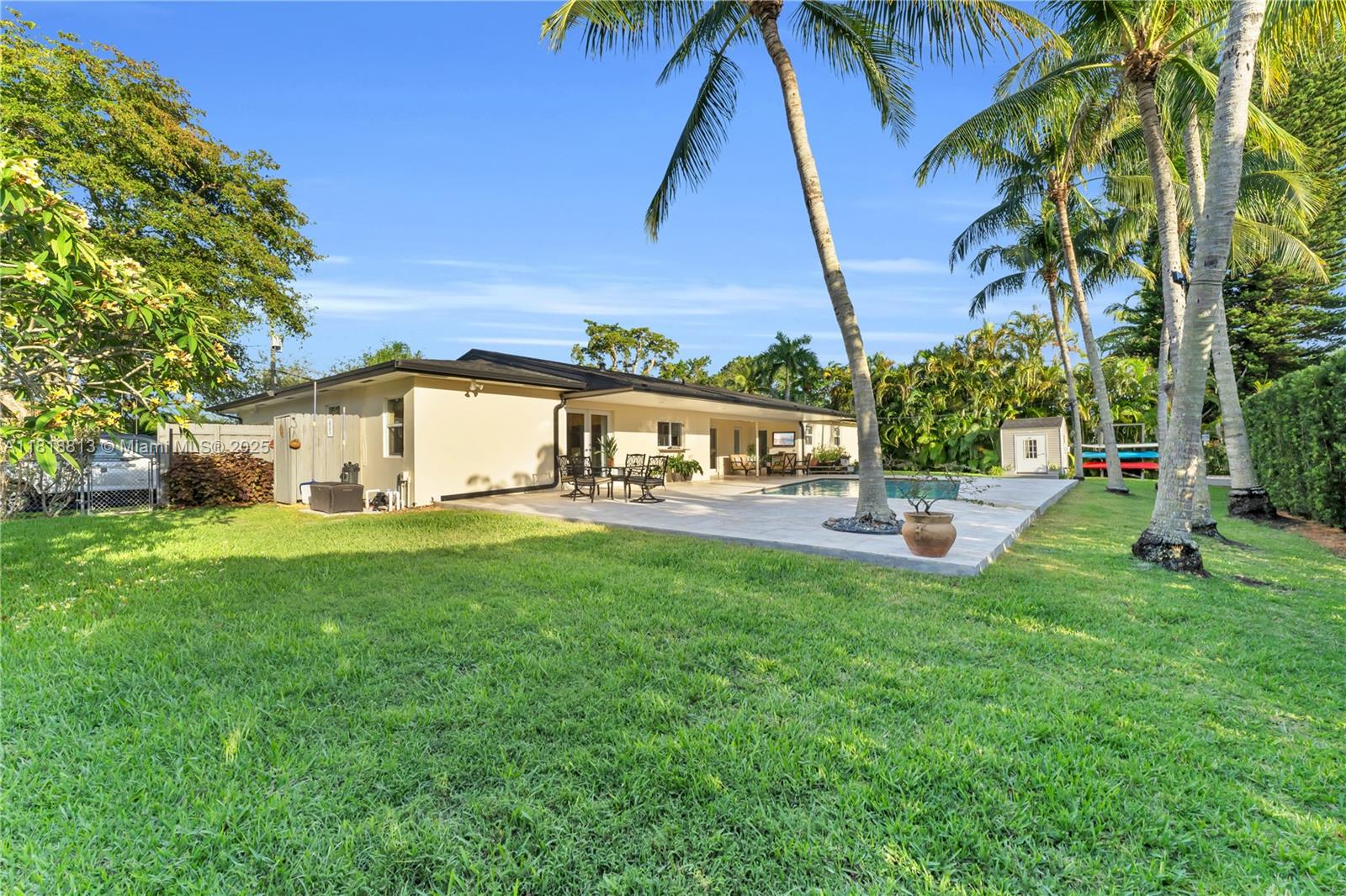 COUNTRY SQUIRE MANOR SEC - Residential Lease