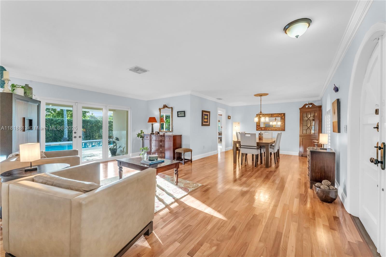 COUNTRY SQUIRE MANOR SEC - Residential Lease