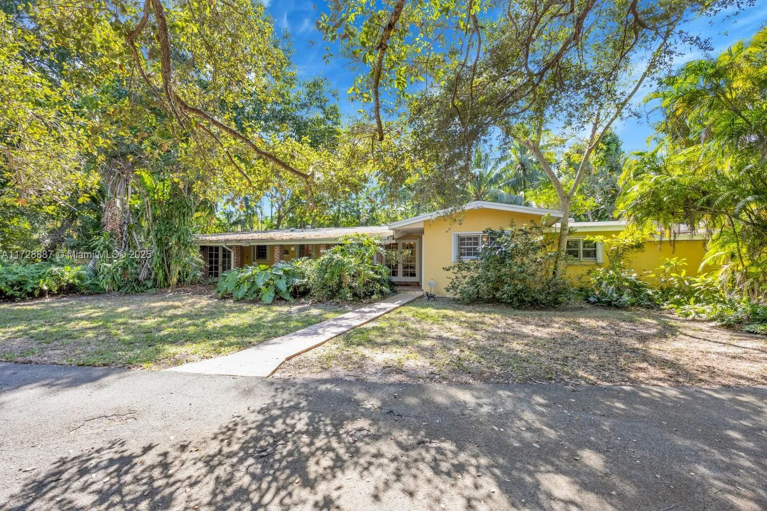 Palmetto Bay, Florida 33158, United States, 4 Bedrooms Bedrooms, ,4 BathroomsBathrooms,Residential,Active,7595