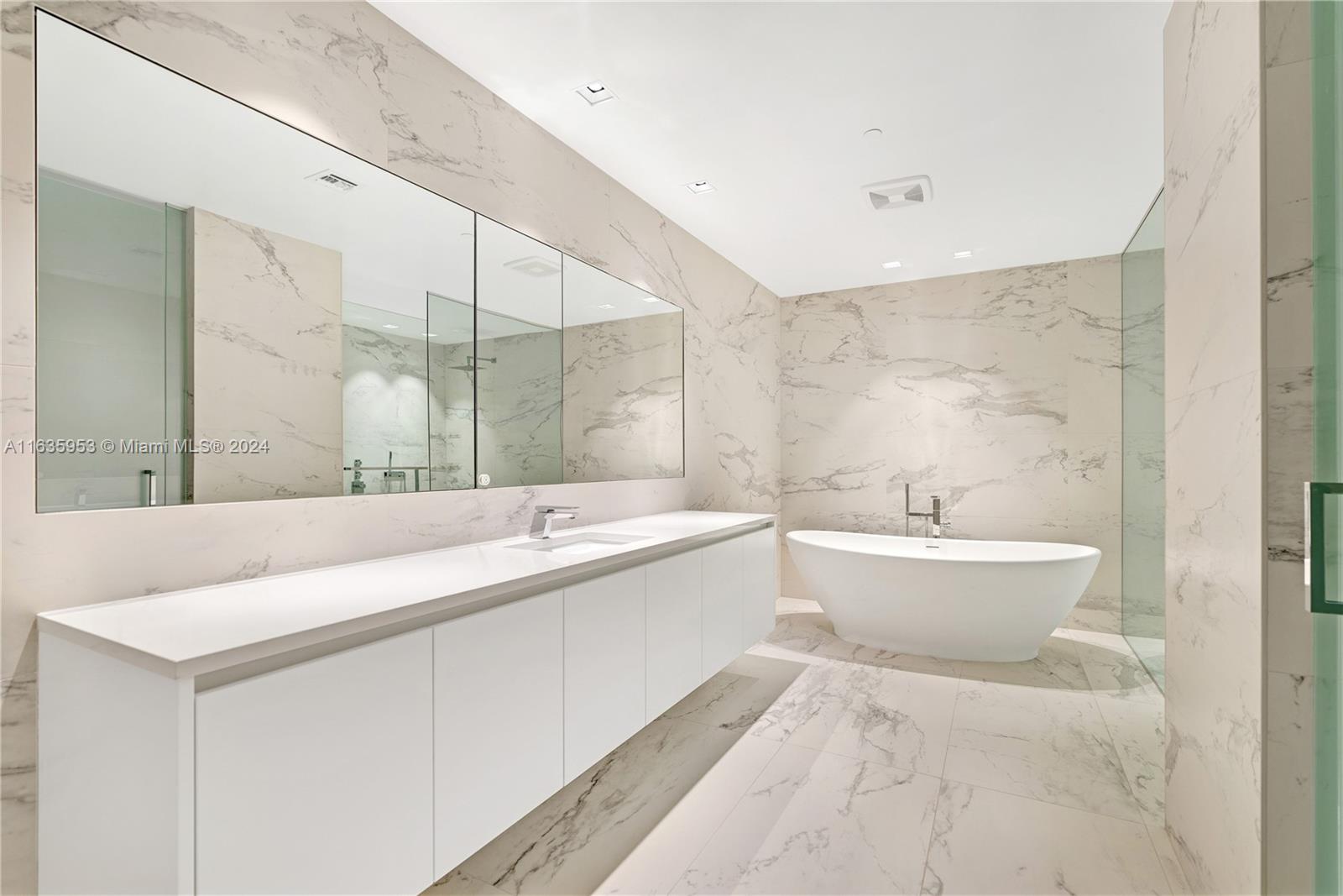 ONE THOUSAND MUSEUM CONDO - Residential