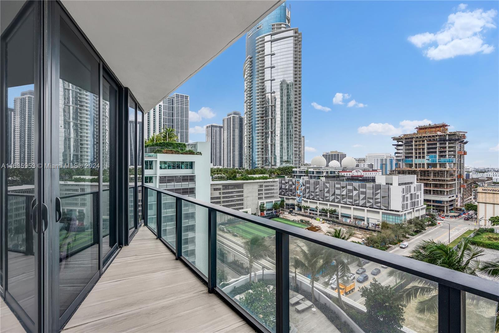 ONE THOUSAND MUSEUM CONDO - Residential