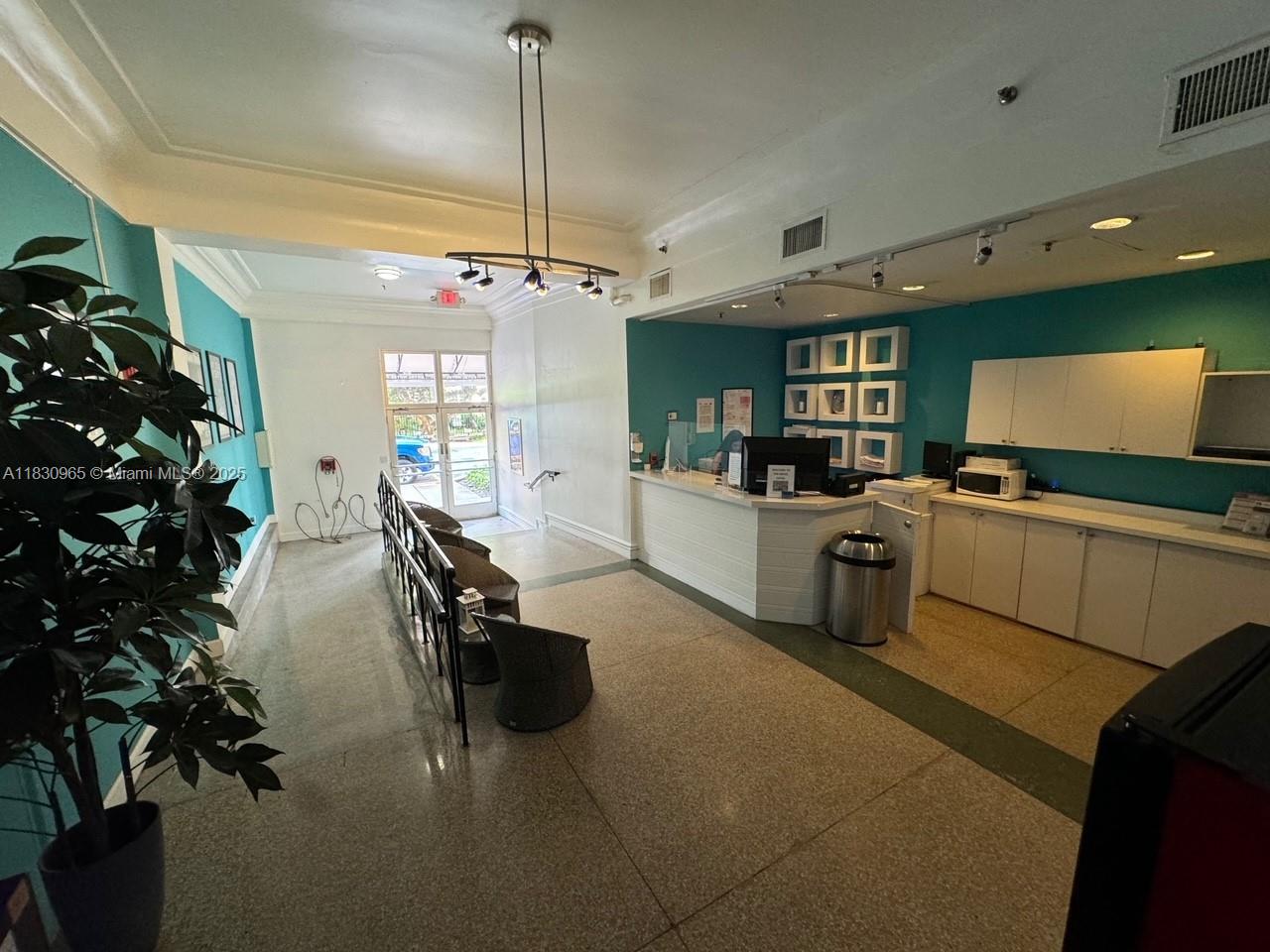 ROYAL SOUTH BEACH CONDO - Commercial Sale