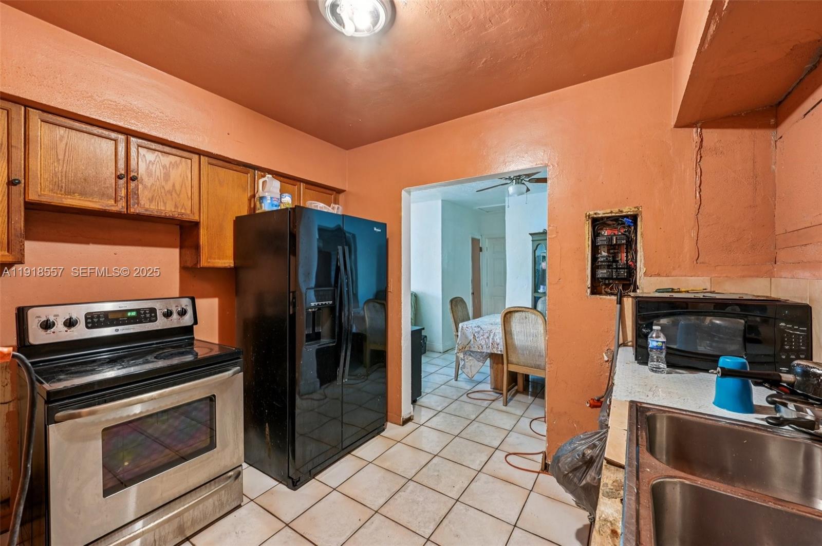 GOLDEN HIGHLANDS EST - Residential