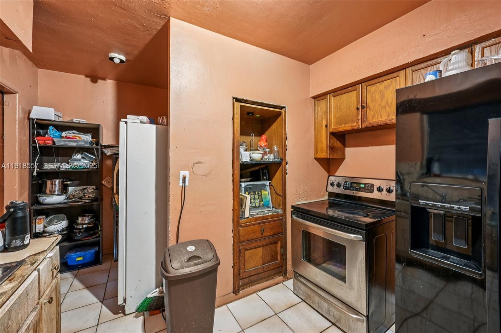 GOLDEN HIGHLANDS EST - Residential