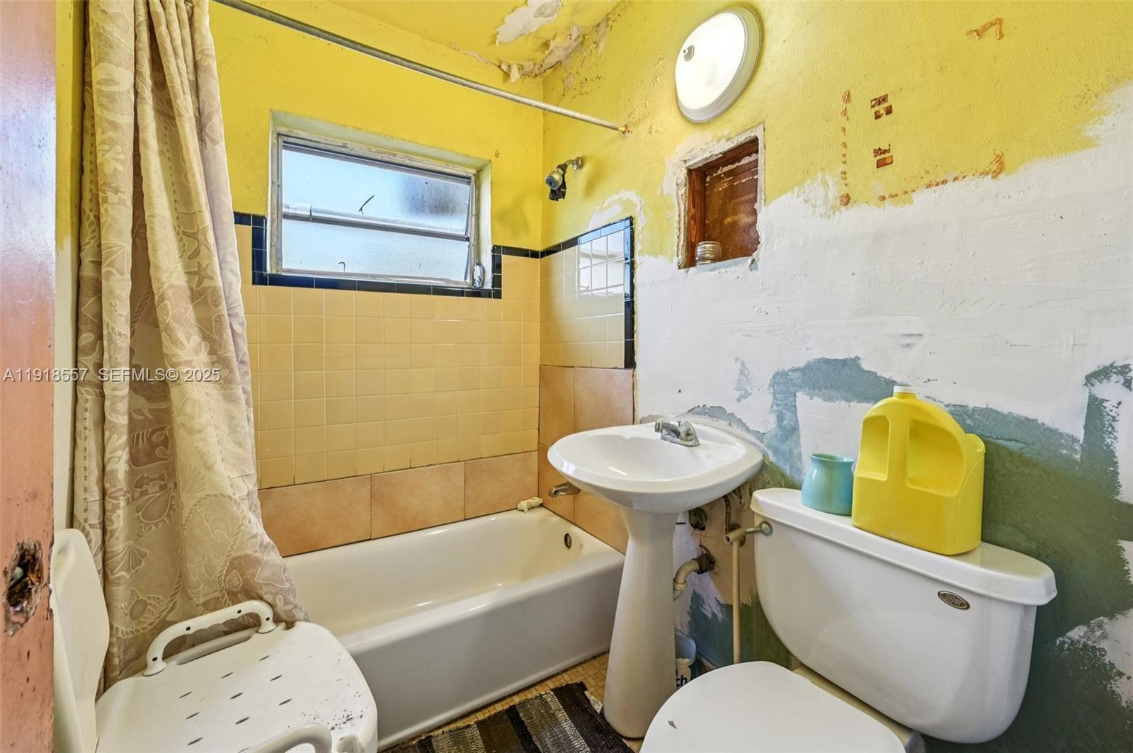 GOLDEN HIGHLANDS EST - Residential