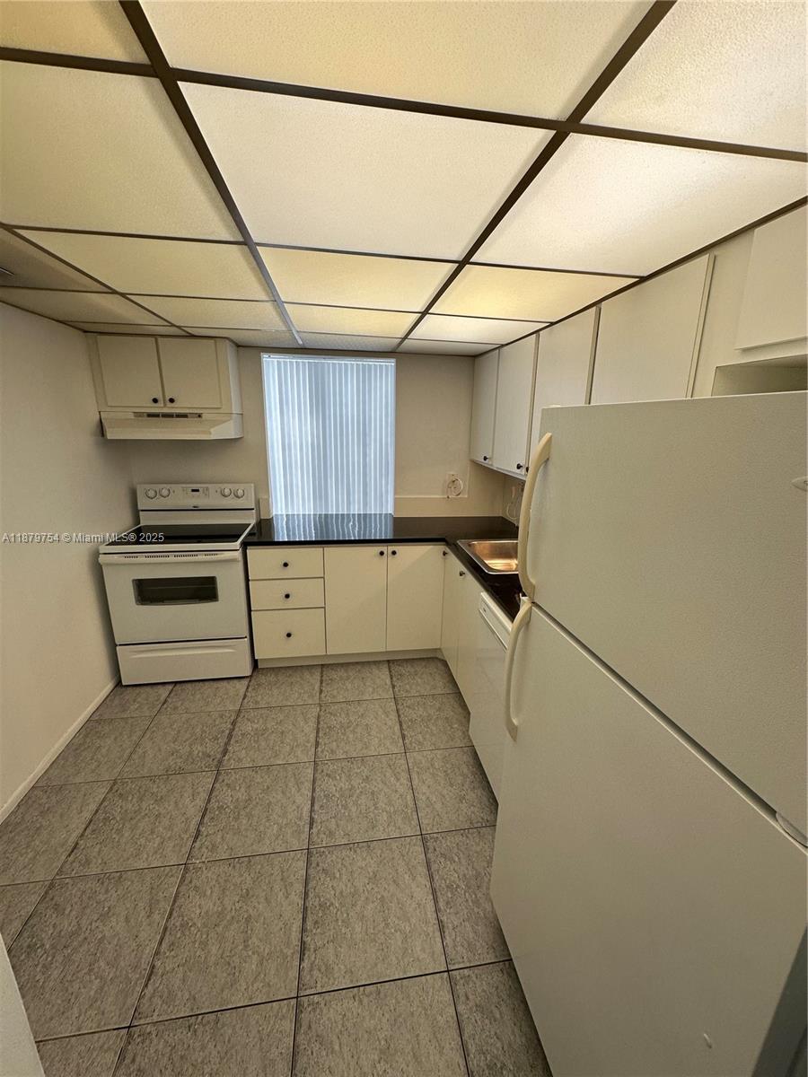 DESOTO PARK NORTH CONDO - Residential Lease