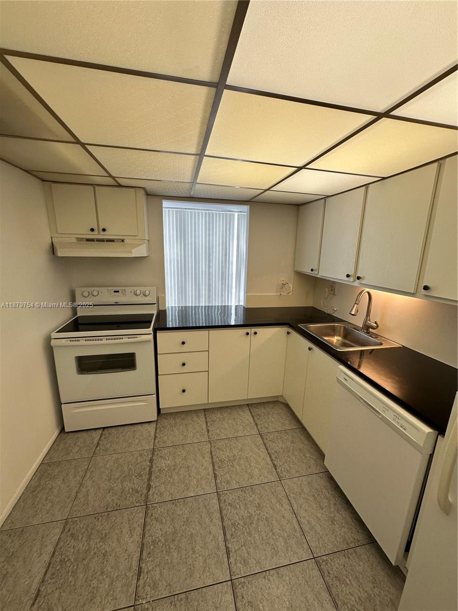 DESOTO PARK NORTH CONDO - Residential Lease