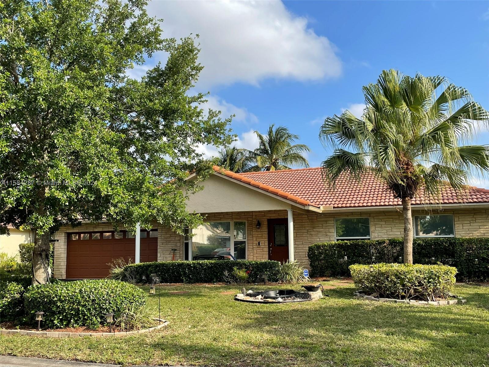 Photo 1 of 10680 Nw 6th Ct, Coral Springs, Florida, $699,000, Web #: 11584287