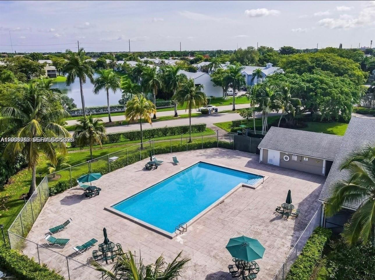 LAKESHORE CONDO #4 - Residential Lease