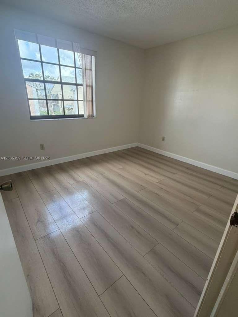 LAKESHORE CONDO #4 - Residential Lease