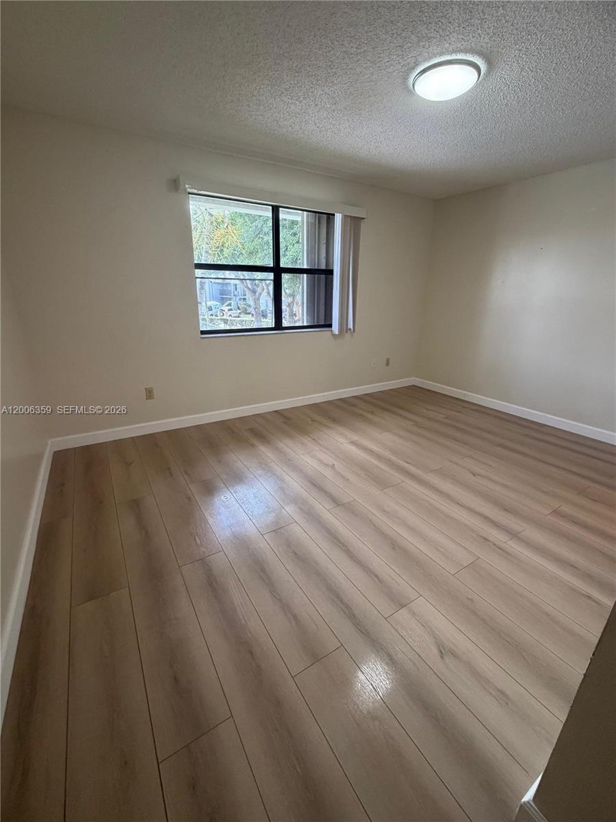 LAKESHORE CONDO #4 - Residential Lease