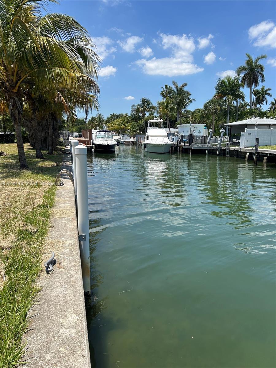 BAYSHORE ESTATES - Land