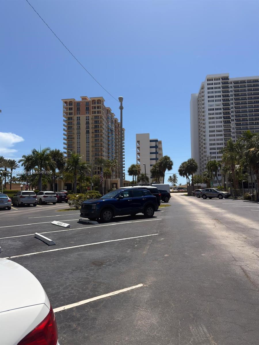 ASHLEIGH HOUSE CONDO - Residential Lease