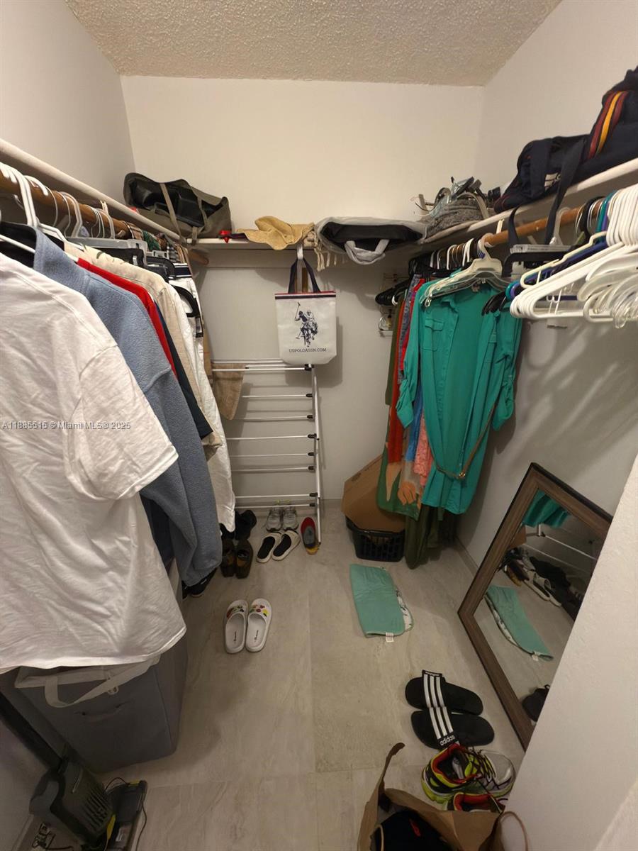 ASHLEIGH HOUSE CONDO - Residential Lease