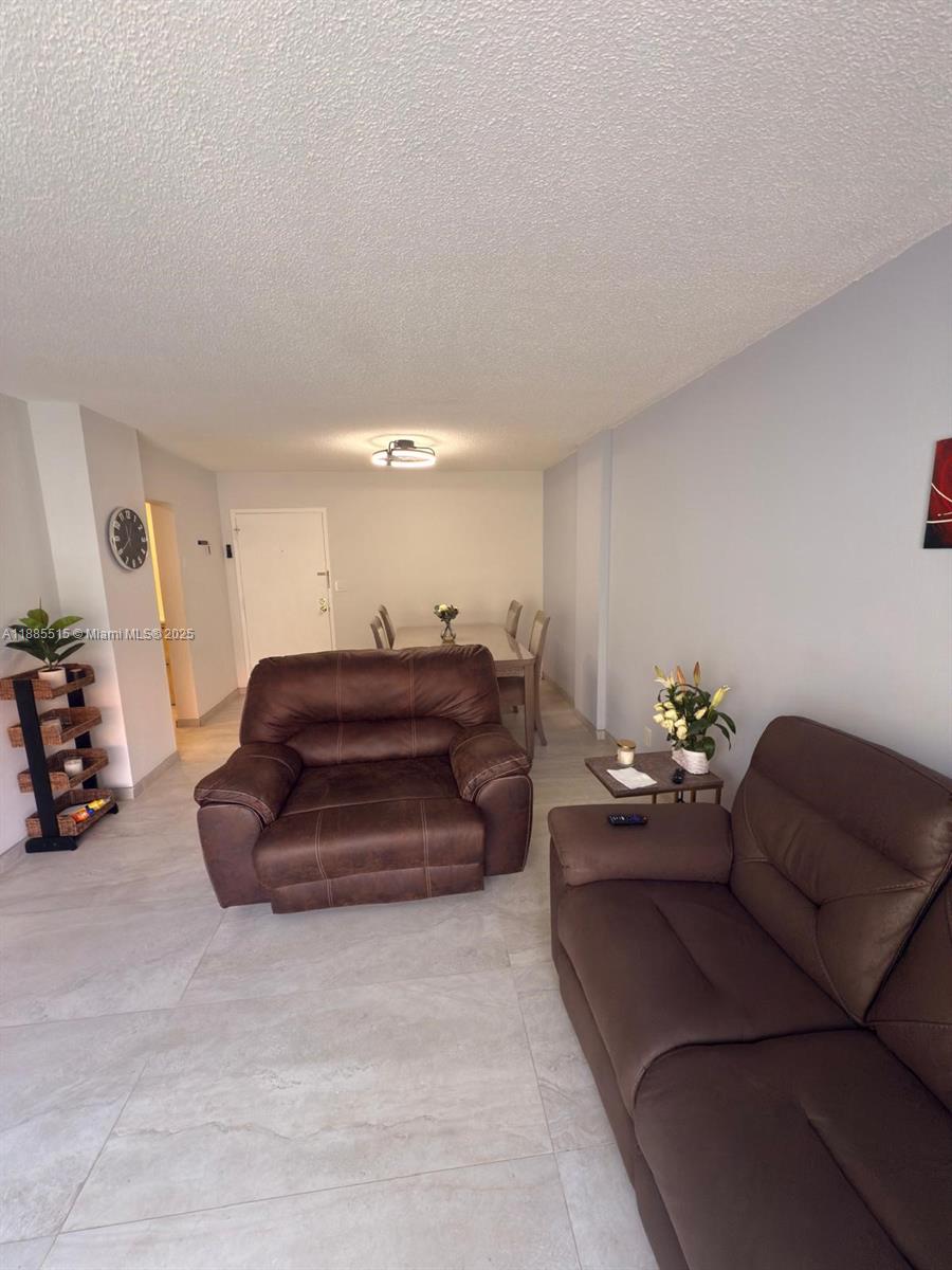 ASHLEIGH HOUSE CONDO - Residential Lease