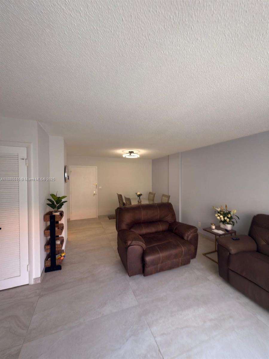 ASHLEIGH HOUSE CONDO - Residential Lease