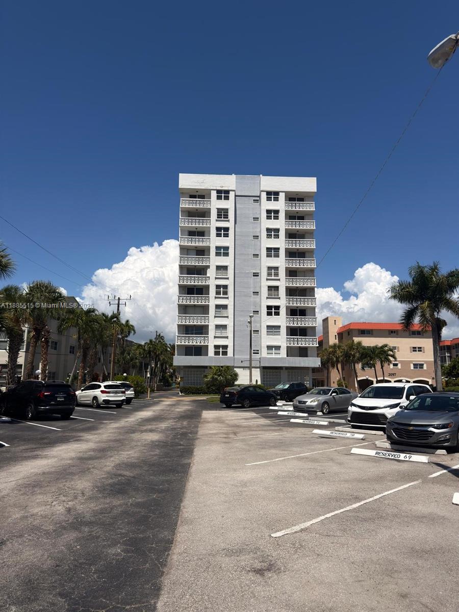 ASHLEIGH HOUSE CONDO - Residential Lease