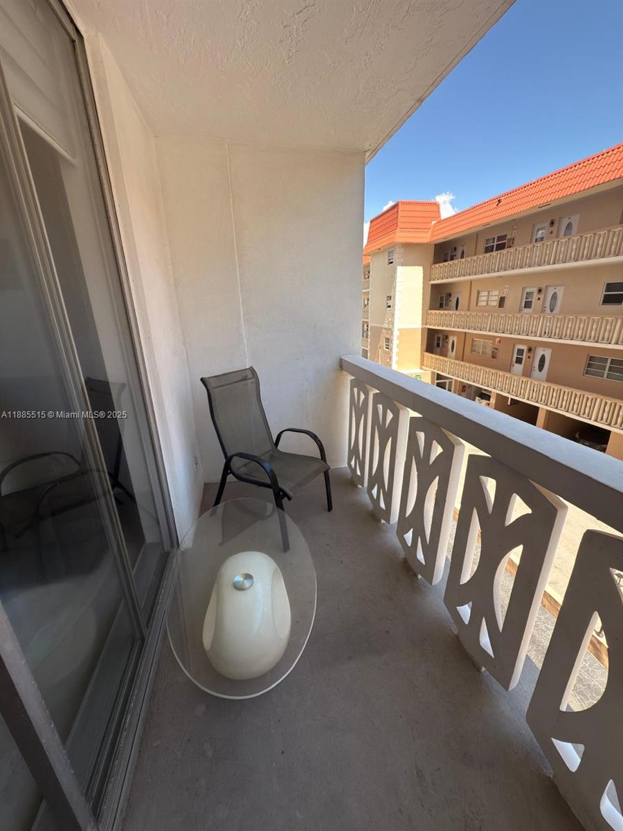 ASHLEIGH HOUSE CONDO - Residential Lease