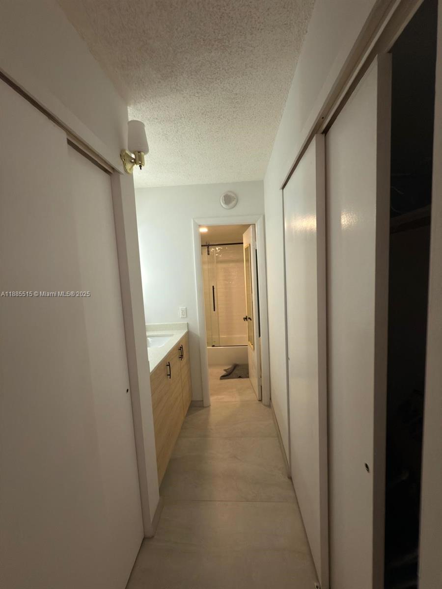 ASHLEIGH HOUSE CONDO - Residential Lease