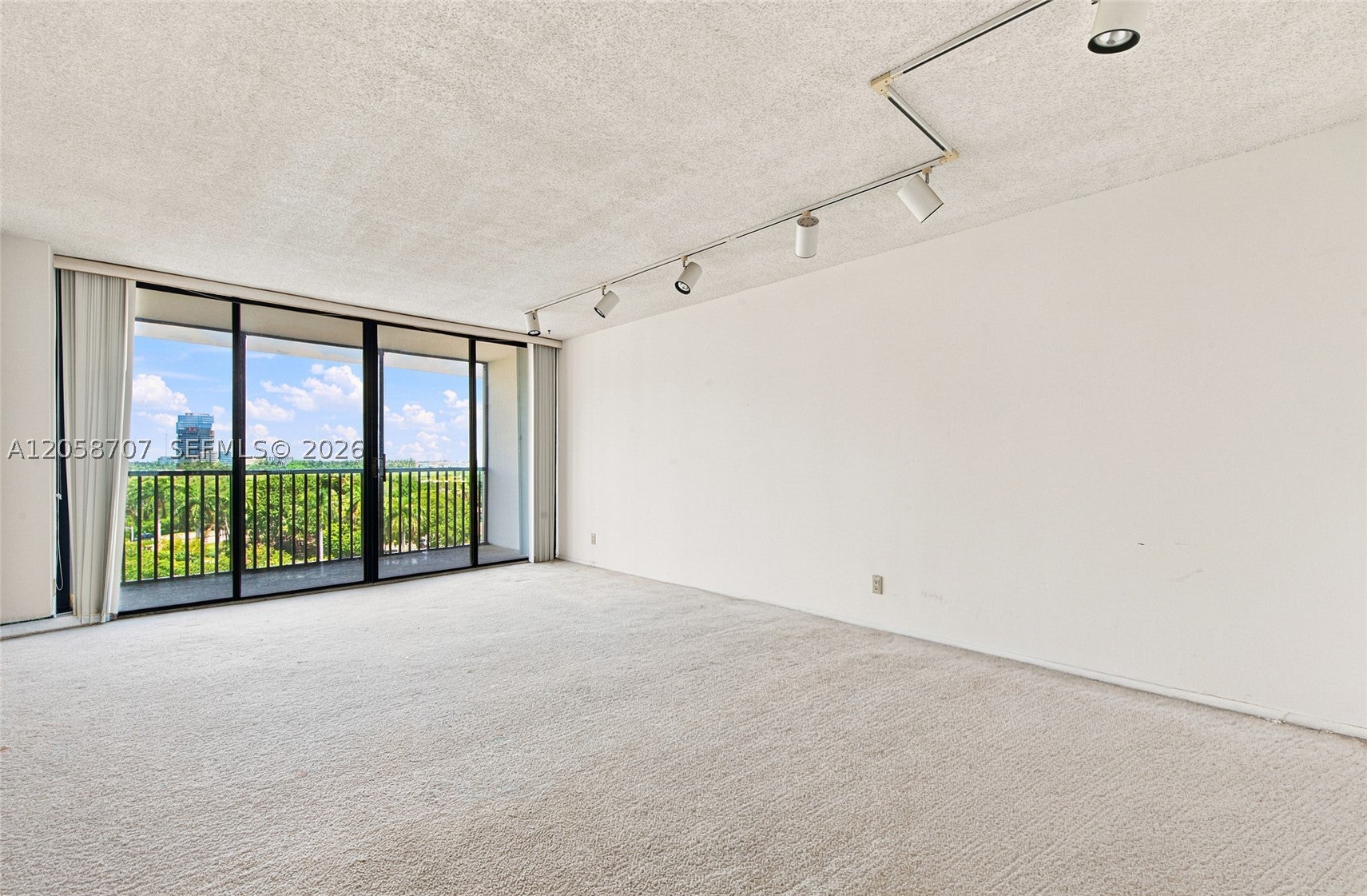 3401 N Country Club Dr 804
