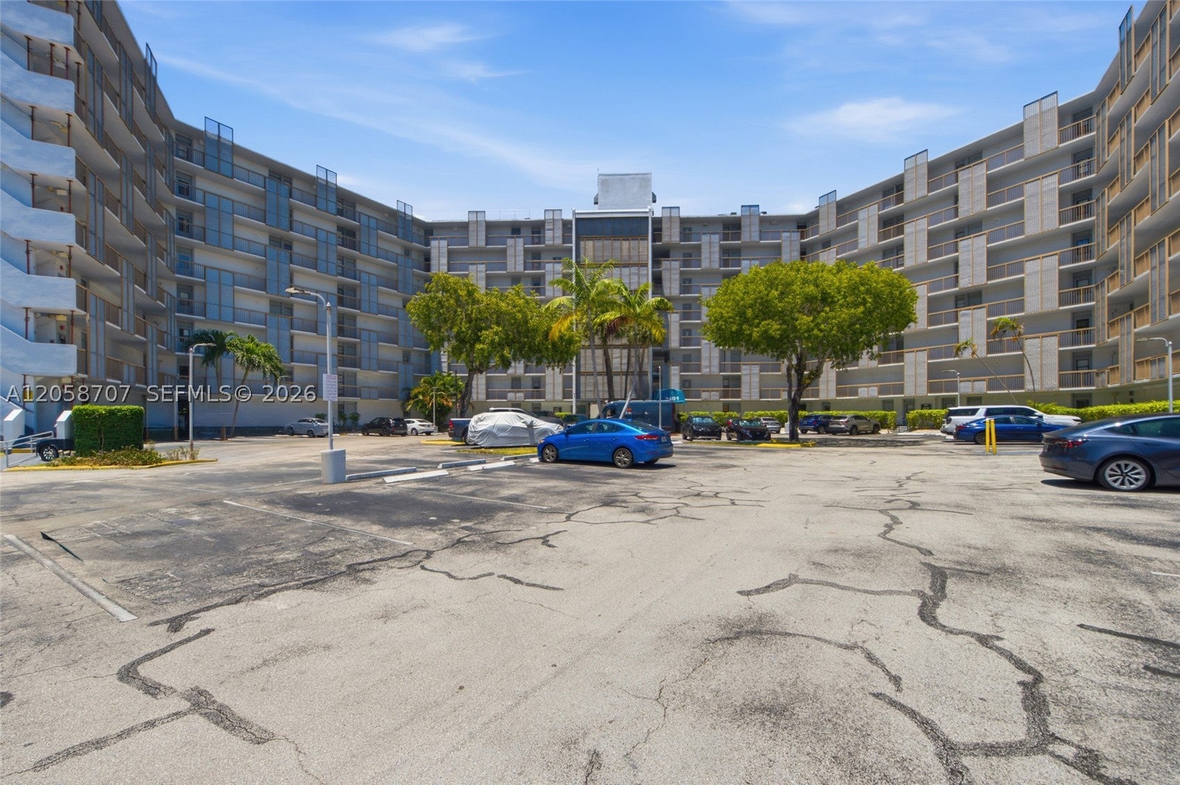 3401 N Country Club Dr 804