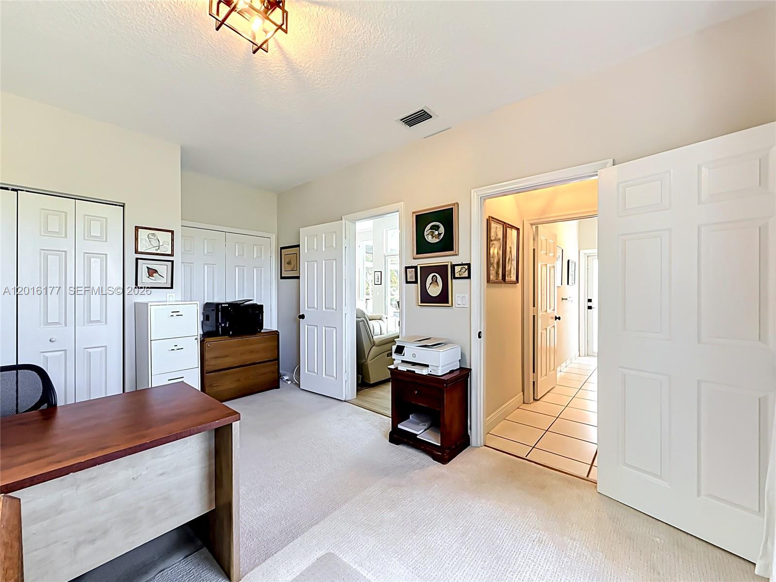KENSINGTON - Residential