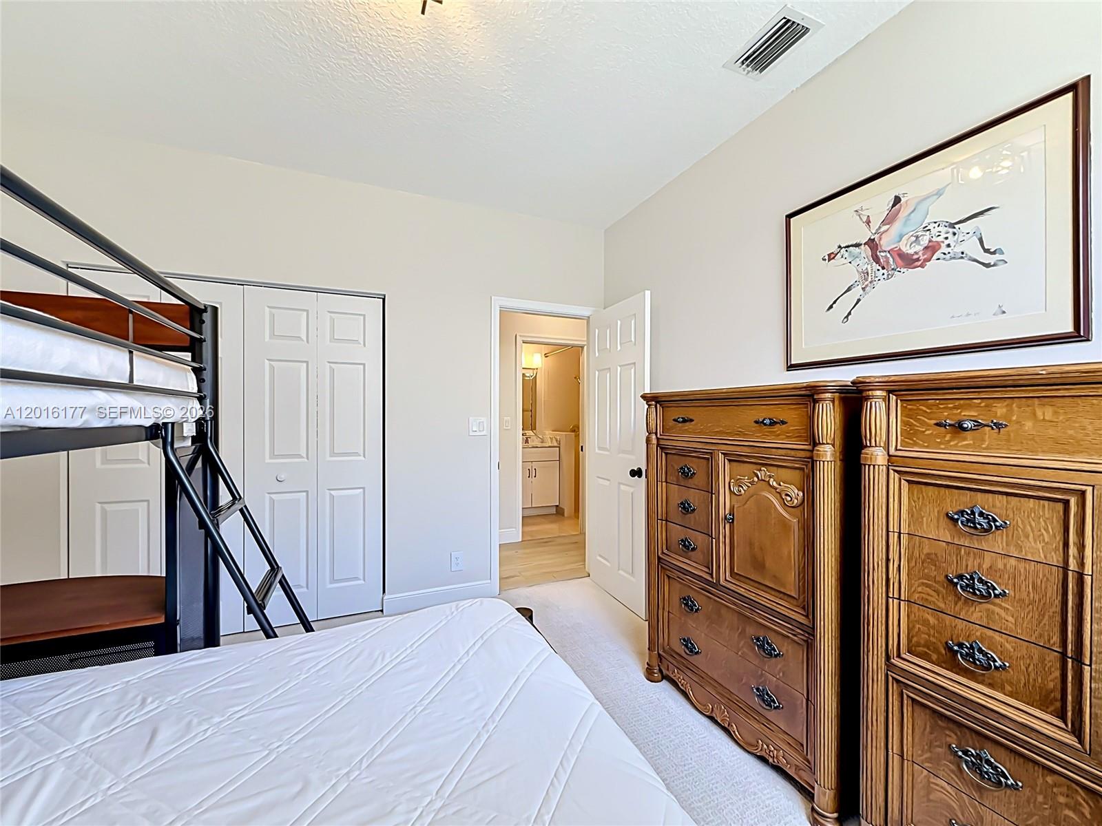 KENSINGTON - Residential