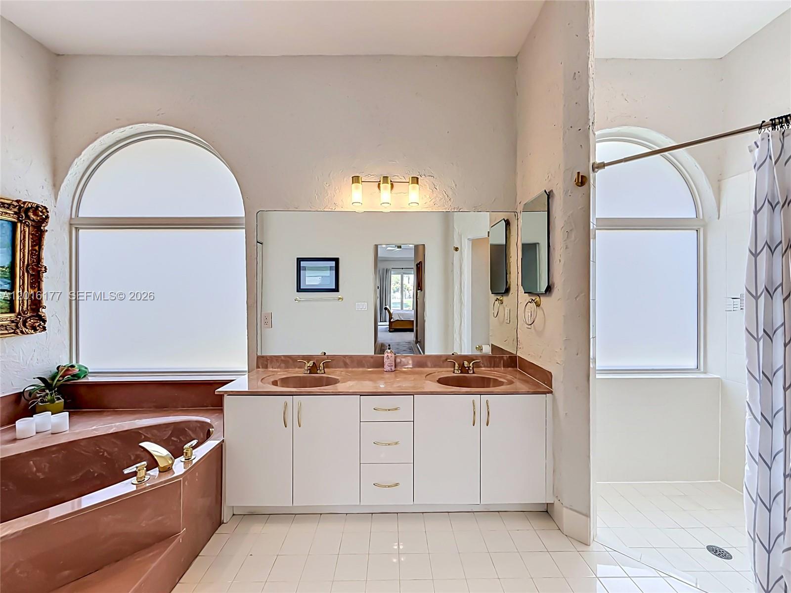 KENSINGTON - Residential