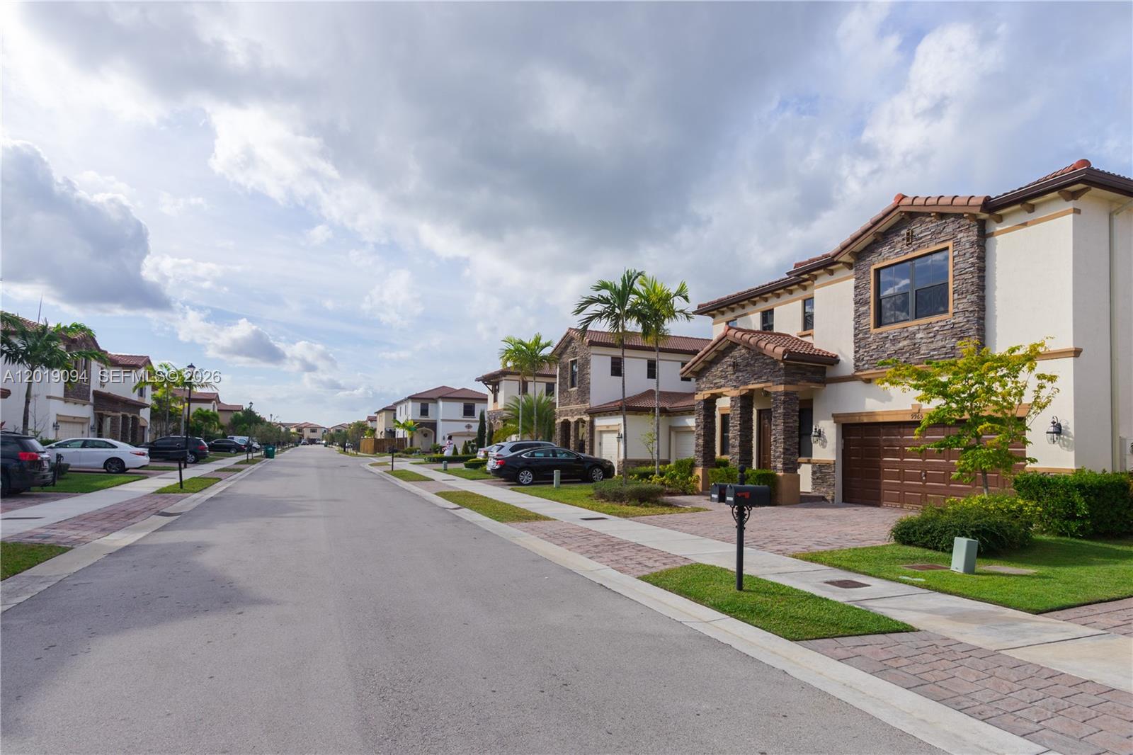 View photos, virtual tours, details... 9965 NW 86 TE
