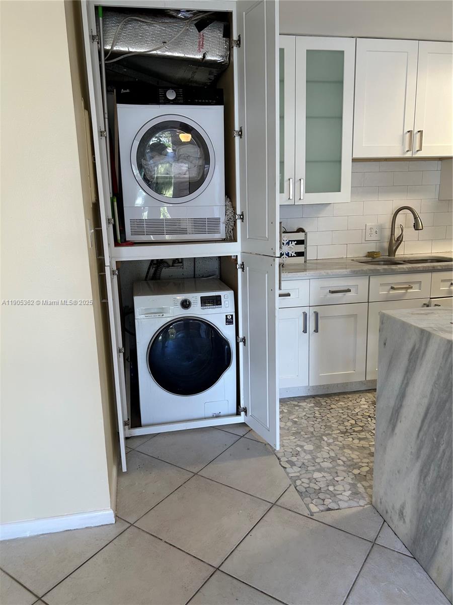 LAKE PLACE CONDO - Residential Lease