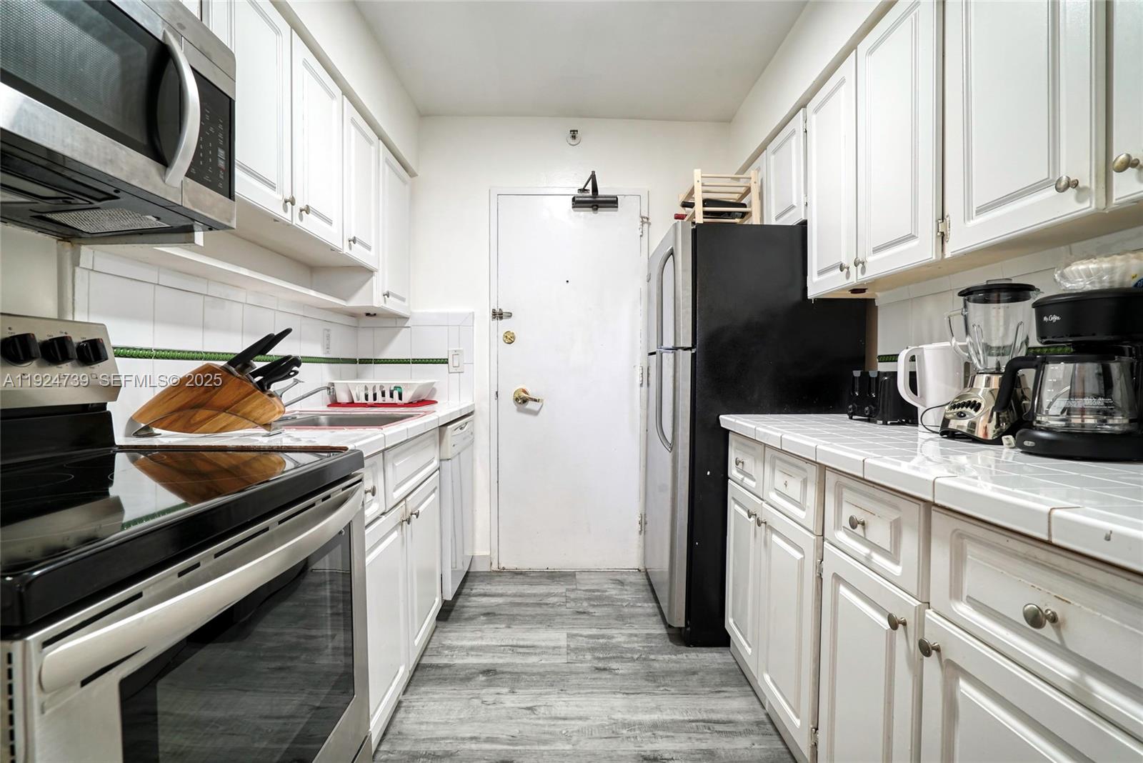 THE ALEXANDER CONDO - Residential