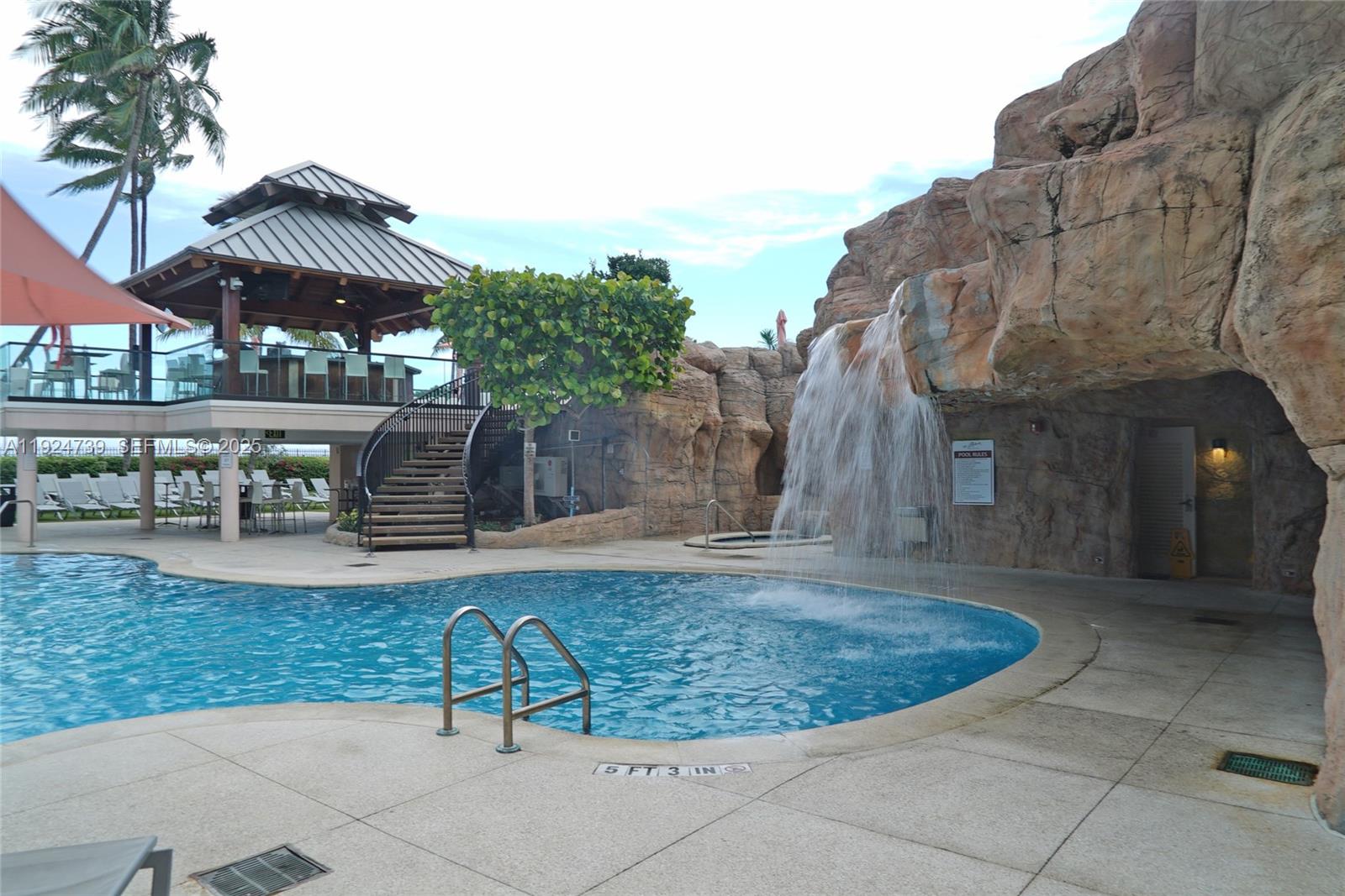 THE ALEXANDER CONDO - Residential