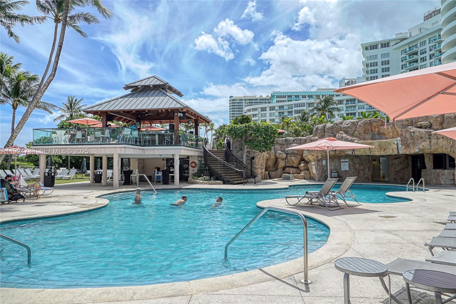 THE ALEXANDER CONDO - Residential