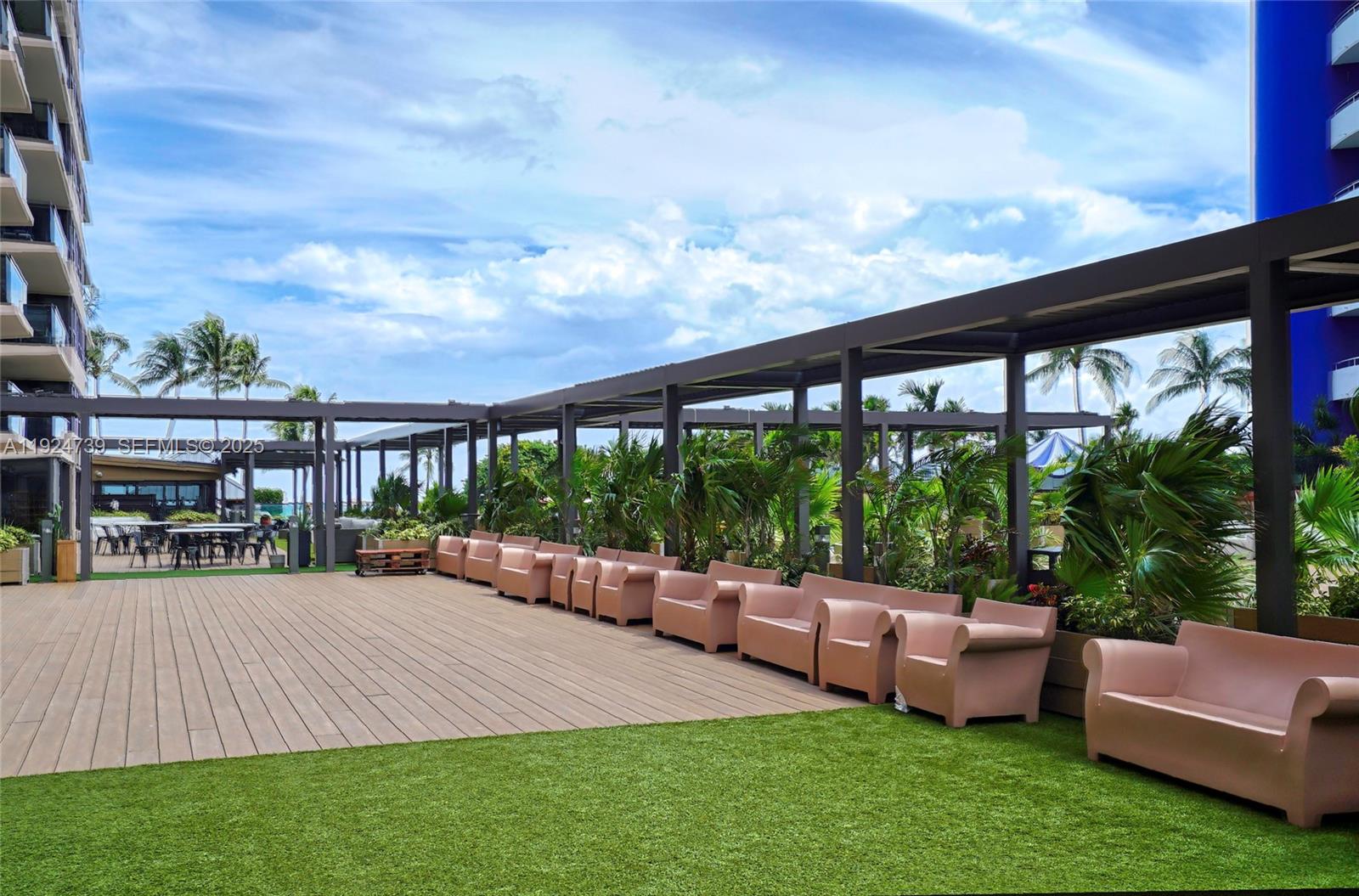 THE ALEXANDER CONDO - Residential