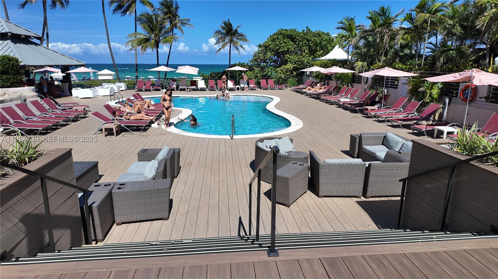 THE ALEXANDER CONDO - Residential